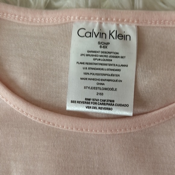 NWT, Calvin Klein, Girls, two piece pajama‎ set, peach logo top with pink pants - Picture 3 of 10